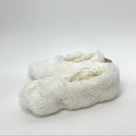 Faux Fur Cozy Sherpa Slip On White Slipper Socks With Grippers Nwt Size S/M 5-7 - Picture 4 of 15